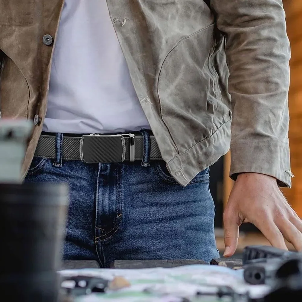 Sleek men’s leather belt